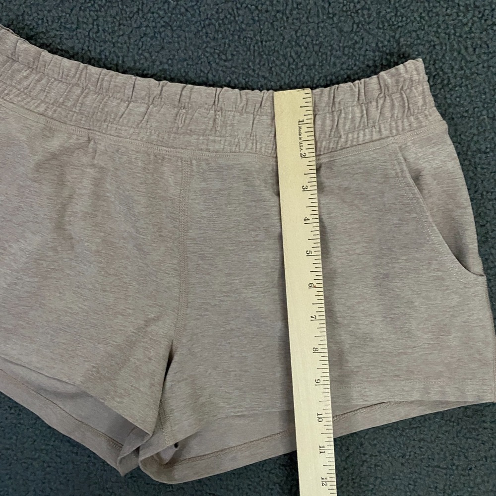 Beyond Yoga Worked Up Shorts size XS Chai Beige Sweat Athletic Drawstring NWT - Picture 7 of 9